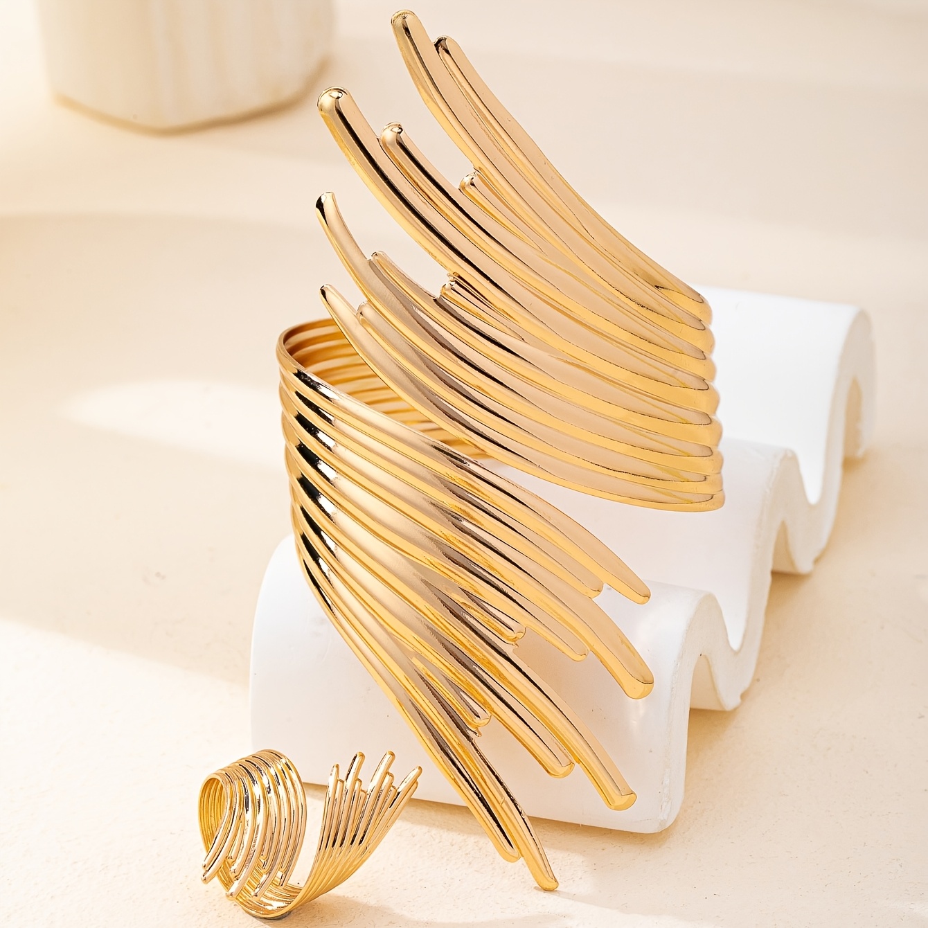 2pcs Bold Textured Wing Bracelet and Ring Set for Women